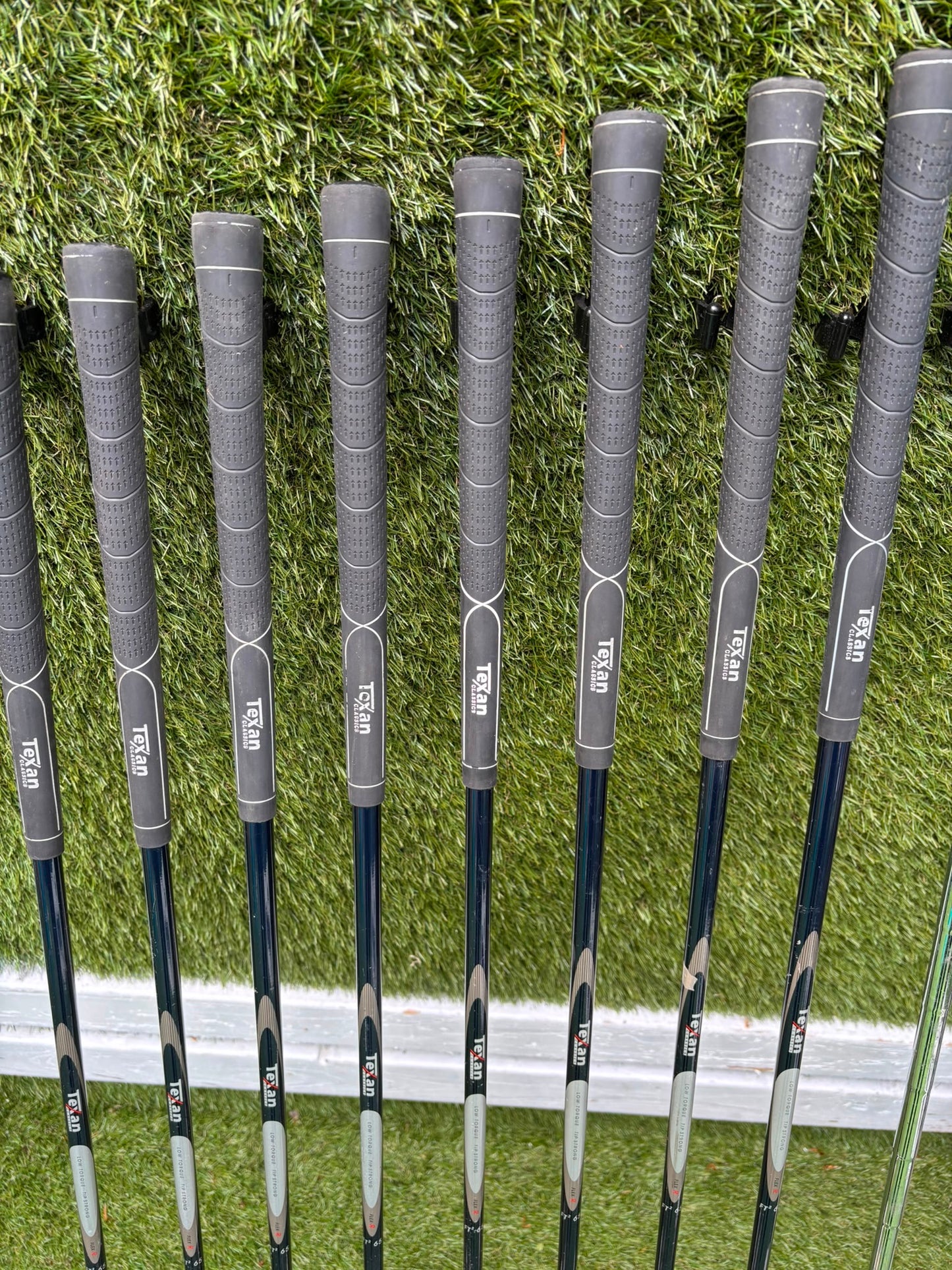 Texan Power Cavity Golf Complete Set & Titleist Bag - PLEASE  READ THE DESCRIPTION ABOUT THE BAG!!