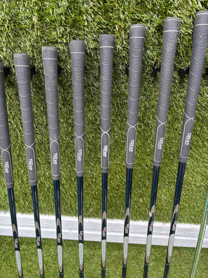 Texan Power Cavity Golf Complete Set & Titleist Bag - PLEASE  READ THE DESCRIPTION ABOUT THE BAG!!