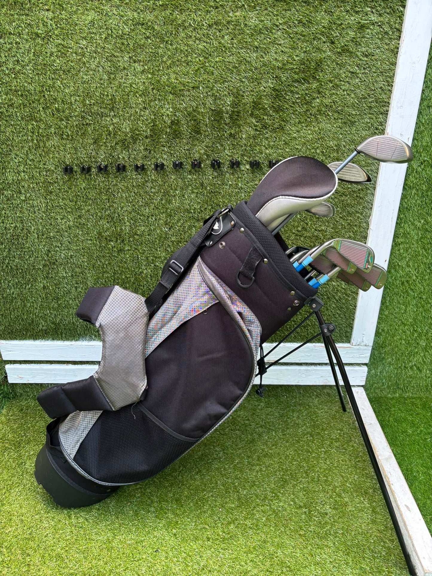 Ladies Yasuda SP-1800 Irons, Callaway Big Bertha Driver, Ping Rhapsody 7 Wood, Ben Sayers Hybrid & Stand Bag