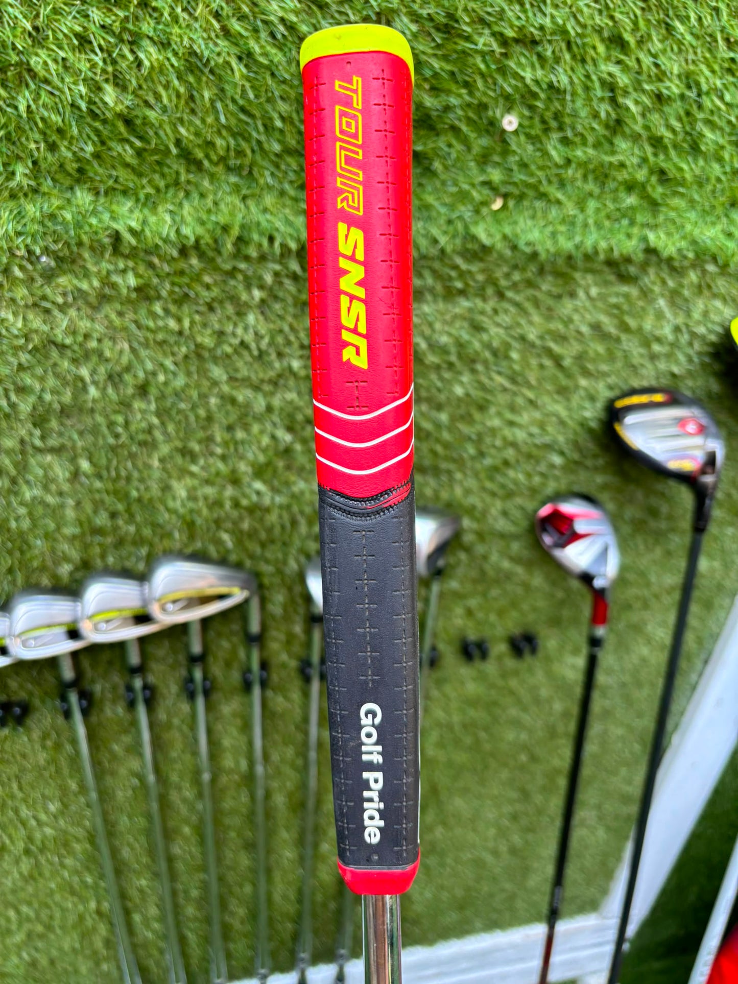 Nike Slingshot 4D Irons, Nike Driver, Cobra 4 Wood, Nike VR_S Hybrid, Odyssey Putter, New Lynx Waterproof Cart Bag