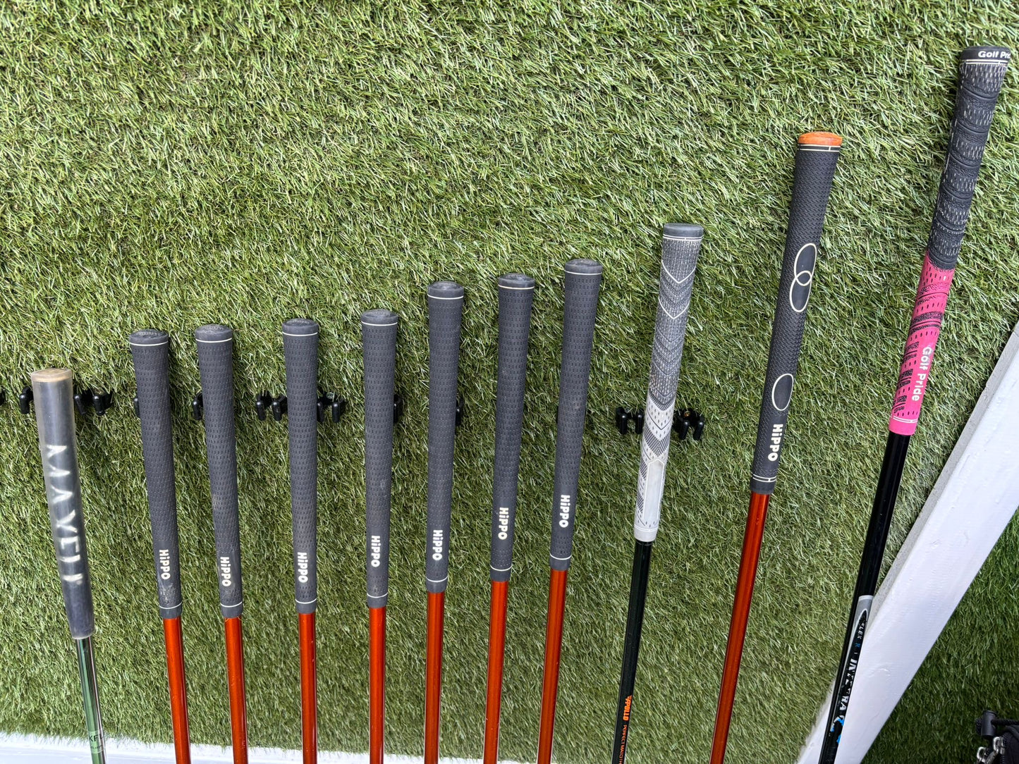 Hippo XXL Iron Set + TaylorMade r7 Rescue Hybrid + Integra Driver + Izzo Stand Bag