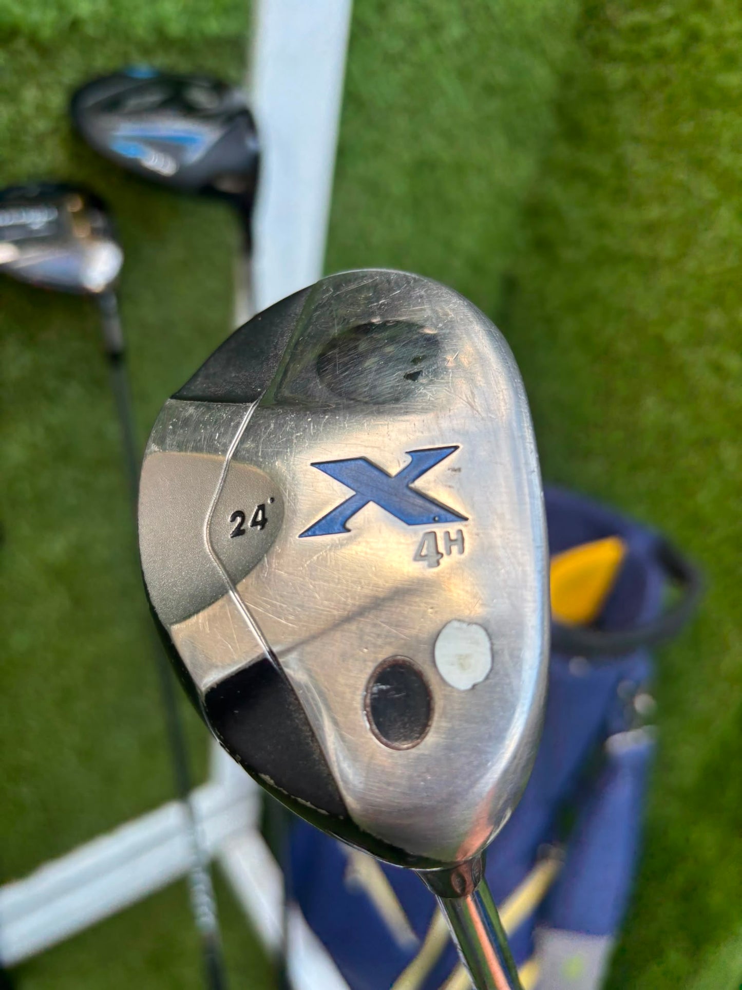 Callaway Irons, Wilson D9 Driver, Callaway Paradym X 3 Wood, Callaway X Hybrid, Wilson Infinite Putter & OUUL Premium Stand Bag