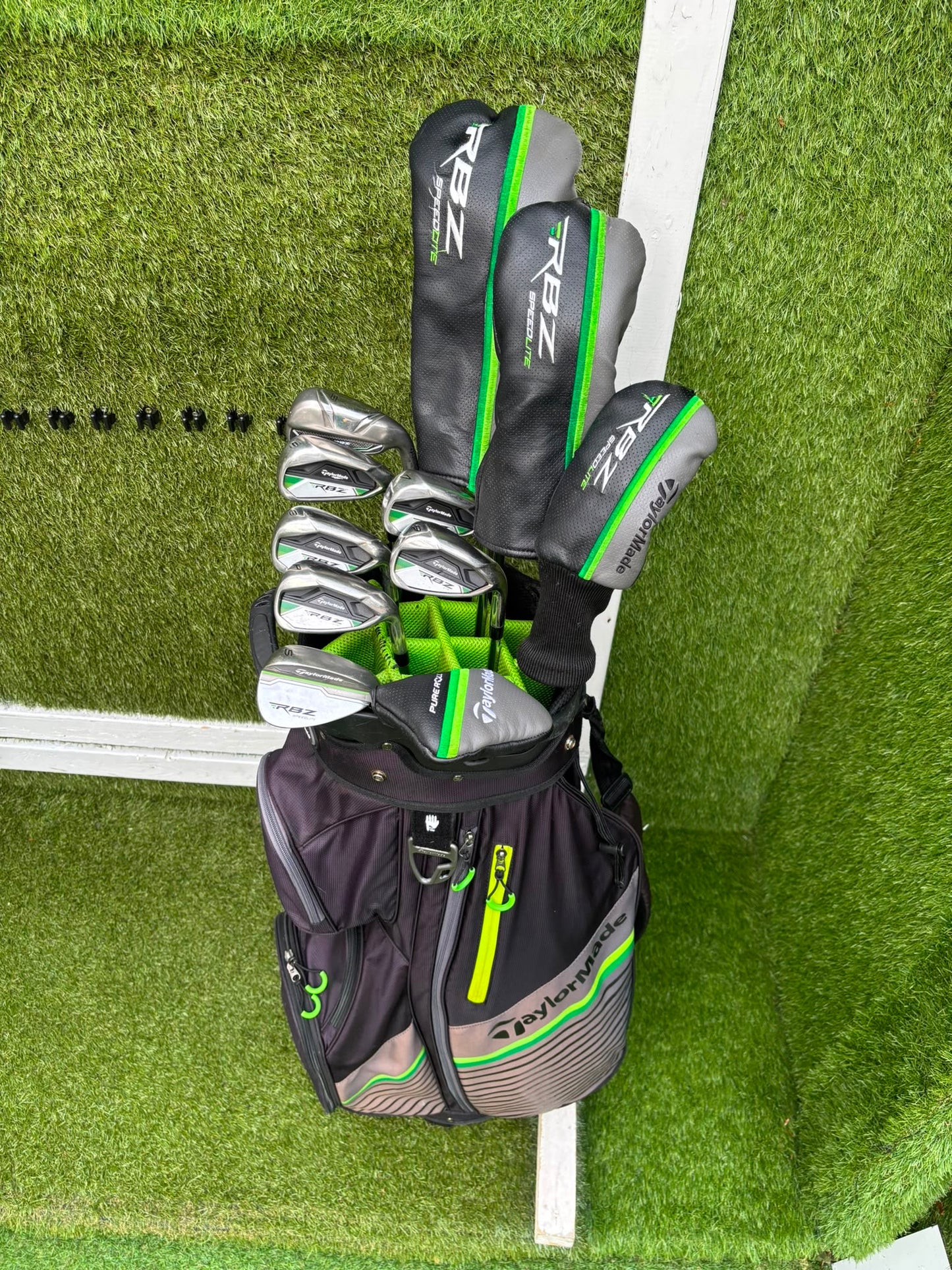 TaylorMade RBZ SpeedLite Complete Golf Set, Matching Woods, Irons & Cart Bag