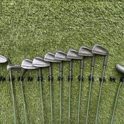 Wilson Sam Snead Blue Ridge Full Golf Set + Strata Stand Bag £144.00 Delivered