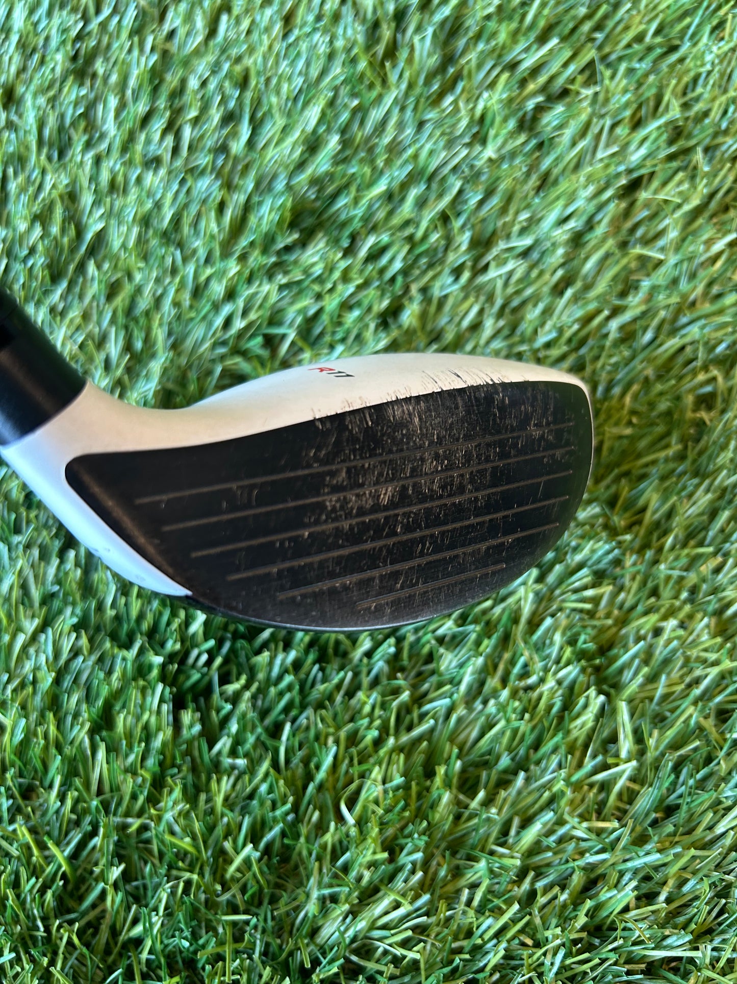 Taylormade R11s 5 Wood 19 degree Graphite Shaft Regular Flex Recently Standard Grips - LH Head cover included