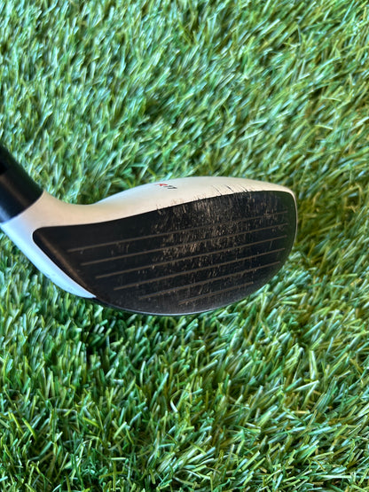 Taylormade R11s 5 Wood 19 degree Graphite Shaft Regular Flex Recently Standard Grips - LH Head cover included