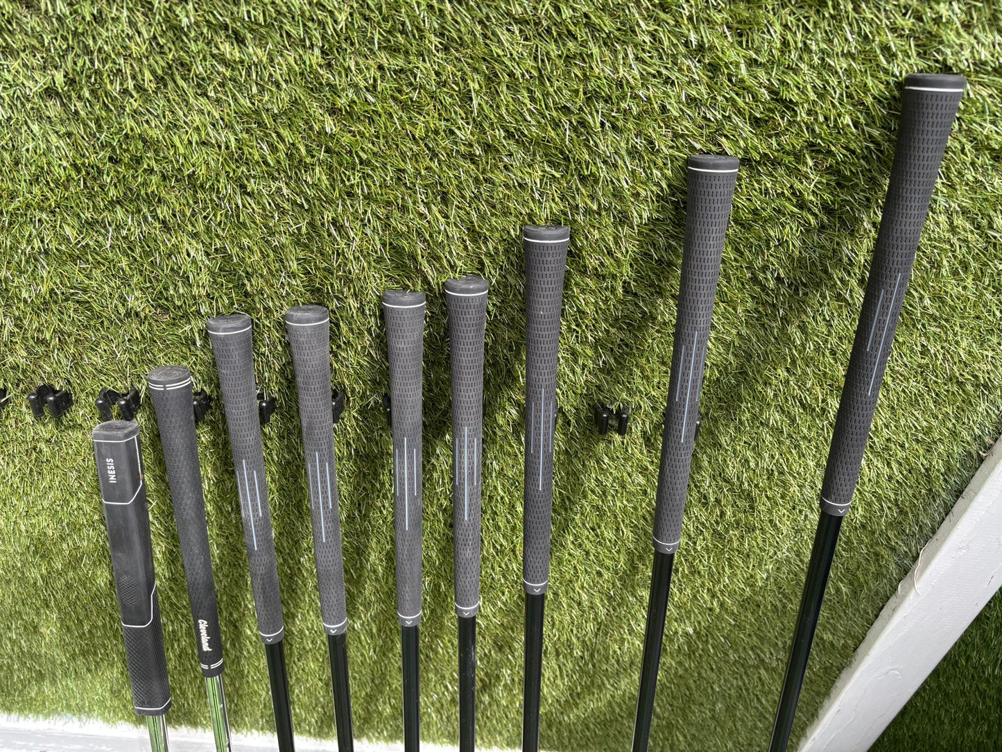Inesis 100 Golf Set with Matching Woods, Cleveland 56° Wedge & Inesis Light Stand Bag