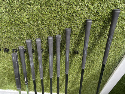 Inesis 100 Golf Set with Matching Woods, Cleveland 56° Wedge & Inesis Light Stand Bag
