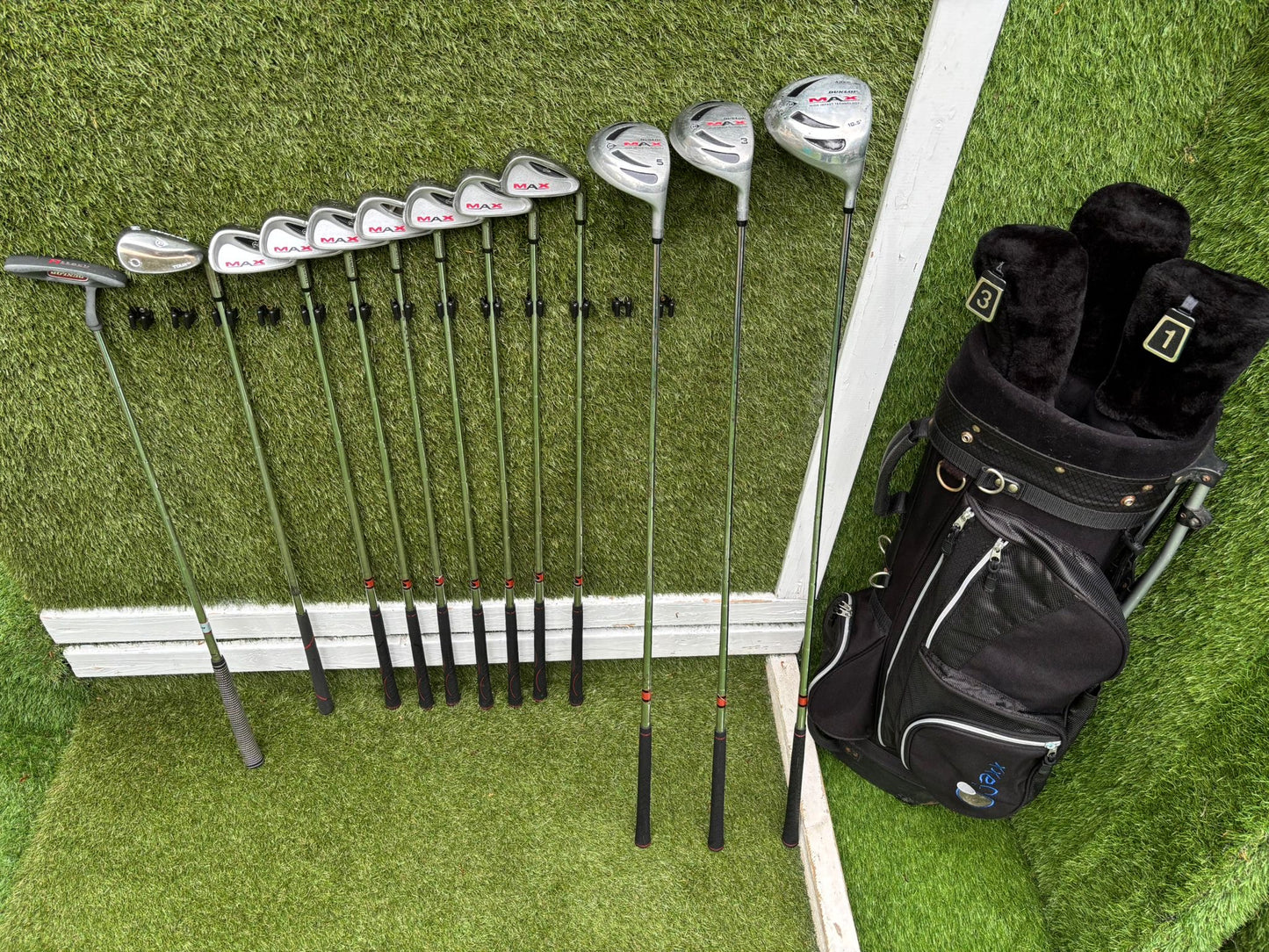 Dunlop MAX Golf Set with Matching Woods, 64° Wedge & Jaxx Stand Bag