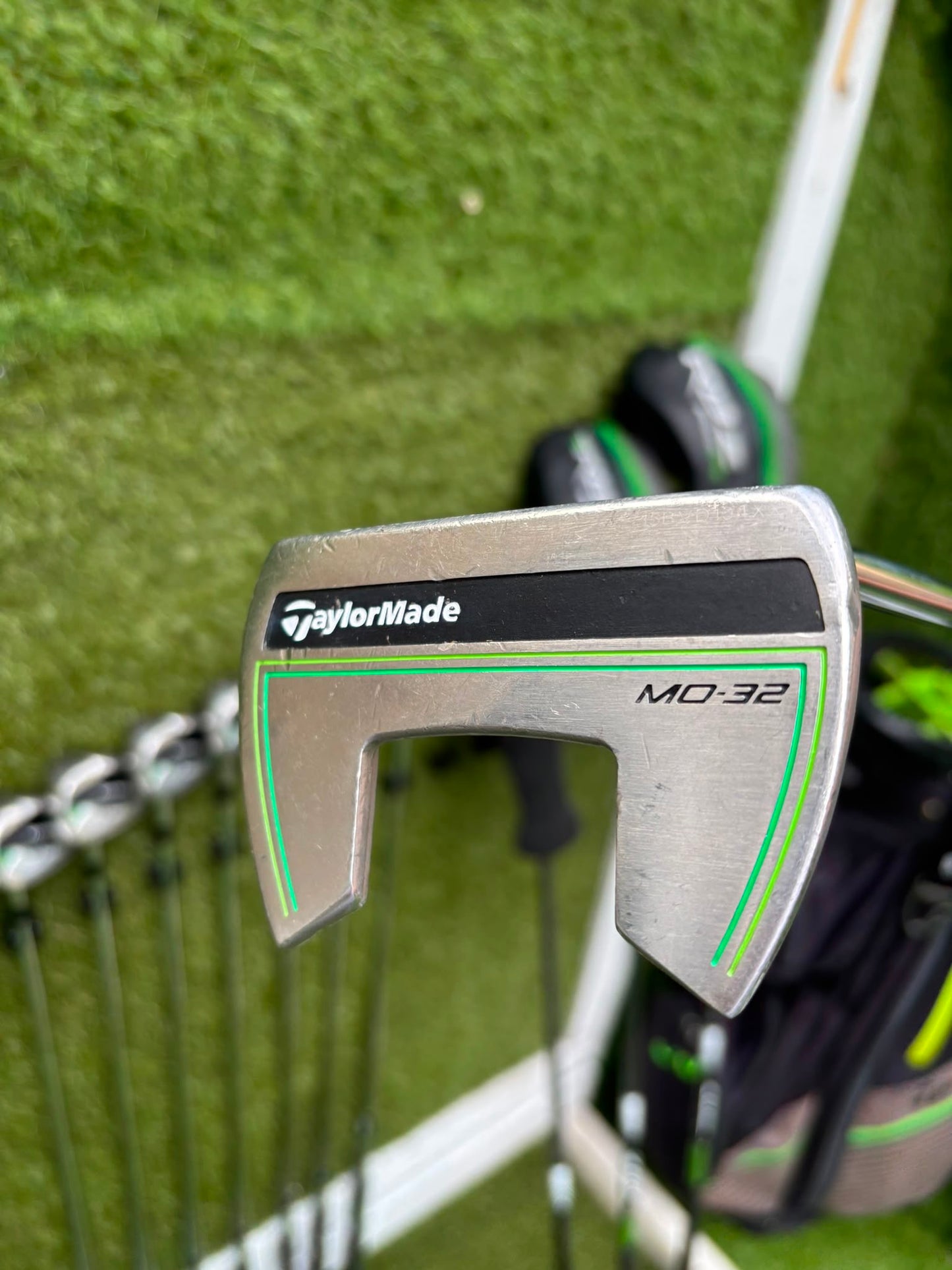 TaylorMade RBZ SpeedLite Complete Golf Set, Matching Woods, Irons & Cart Bag