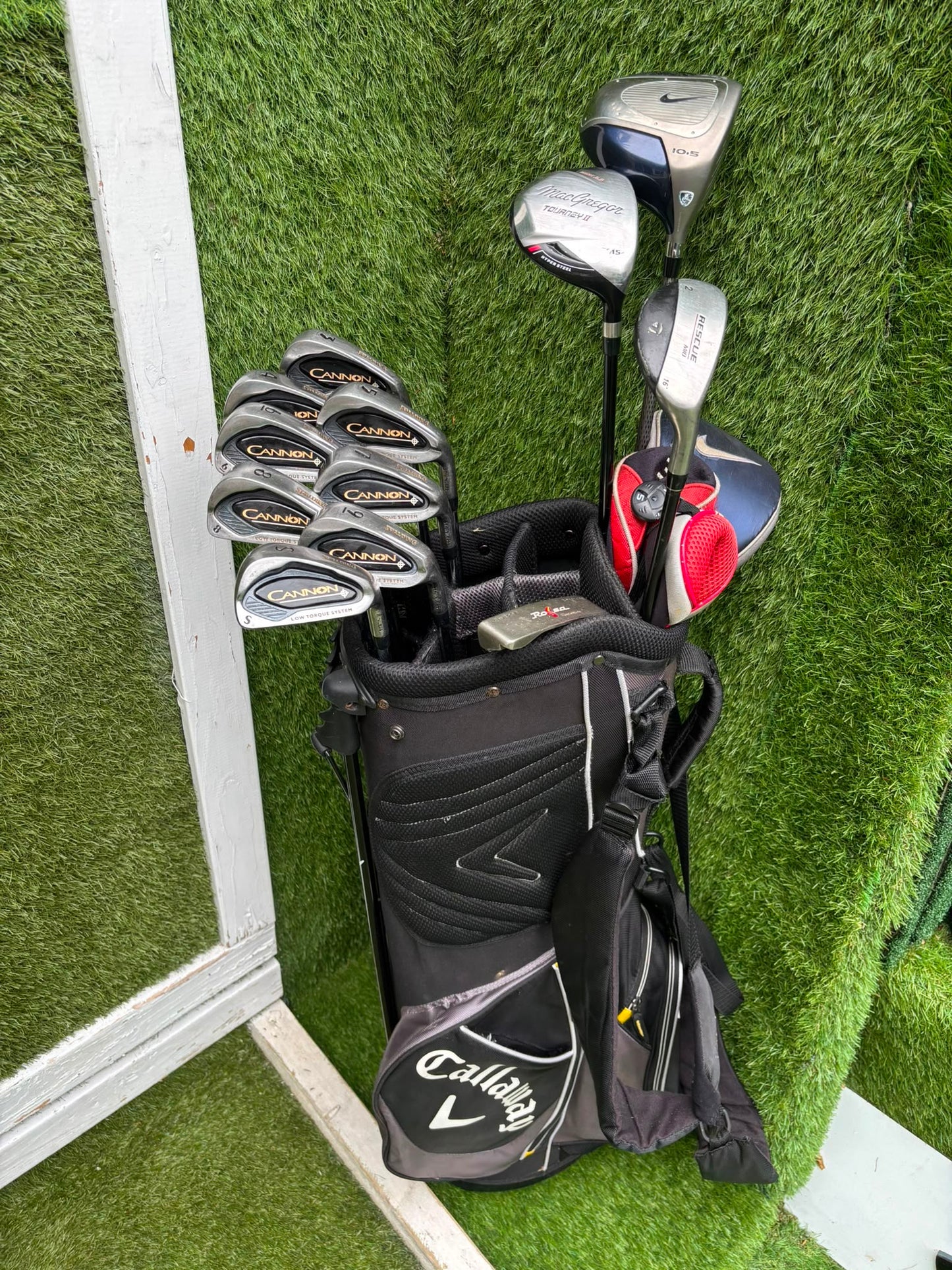 Nike Ignite Dymo² Driver, Spalding Cannon Irons (3–9, SW), TaylorMade Rescue & Rossa Putter | Callaway Stand Bag