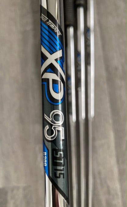 Callaway XR Steelhead XR Irons 5-PW in Good Condition RH