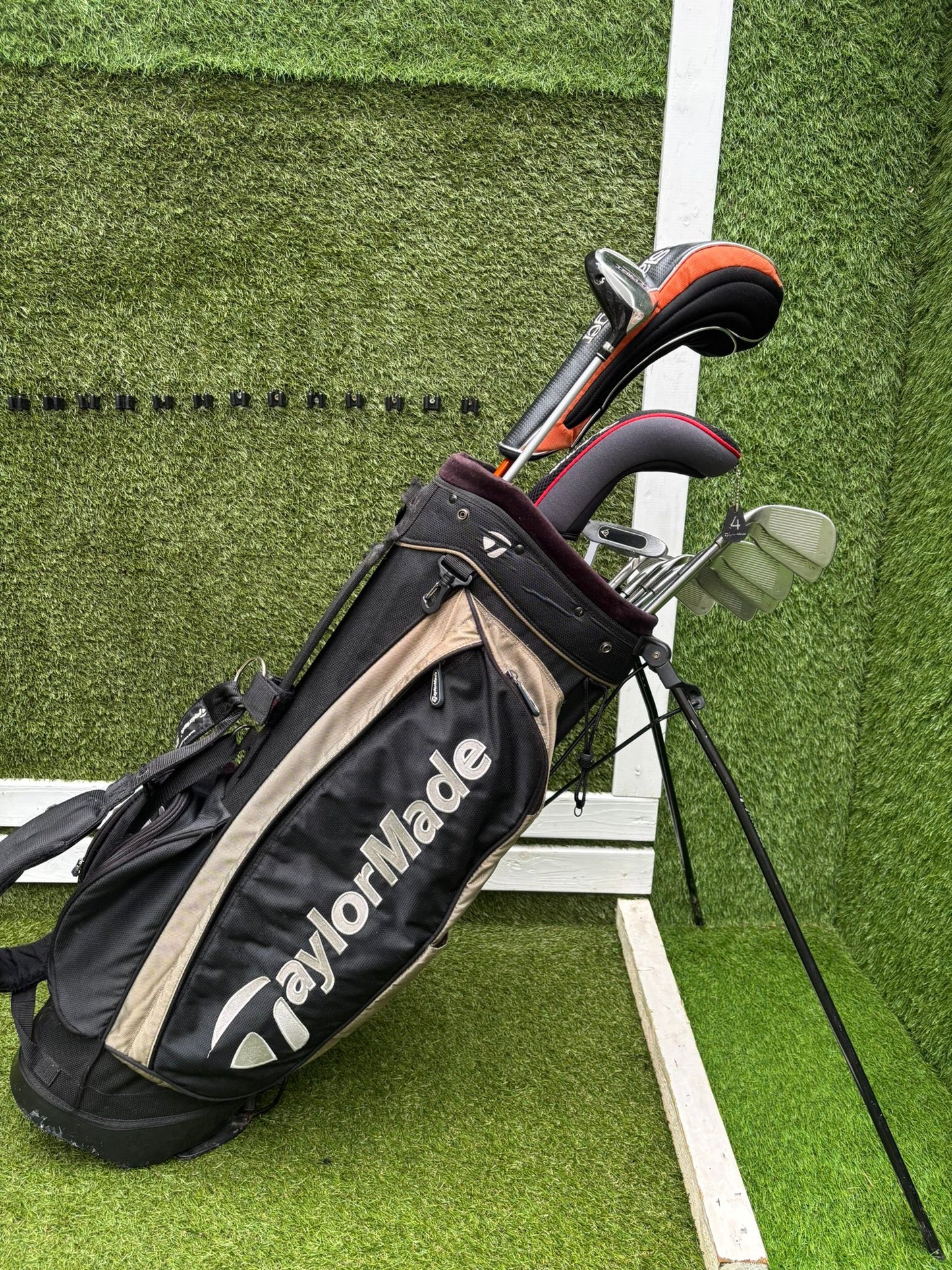Ping Eye 2 Red Dot Full Set + TaylorMade Bag – Classic Meets Modern £224.00 Delivered