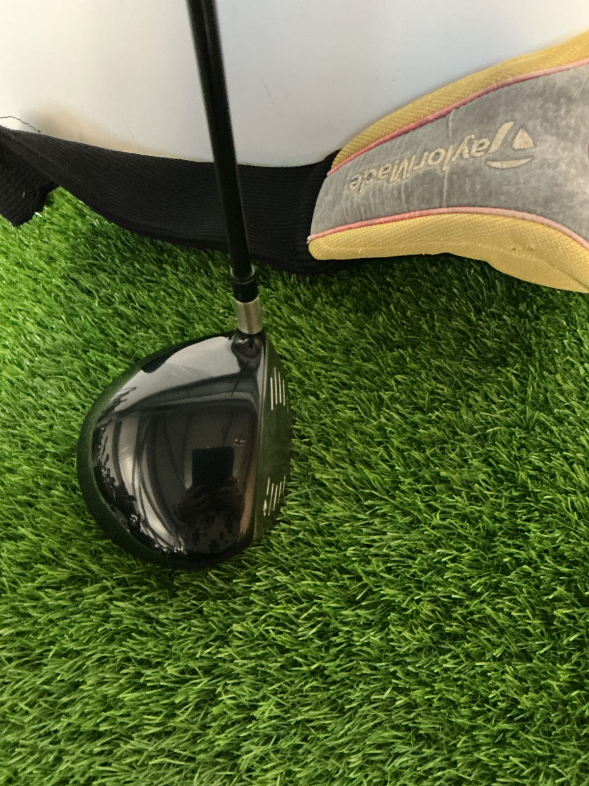Pre-Owned Mens RH TaylorMade R7 10.5 Degree Driver Stiff Flex