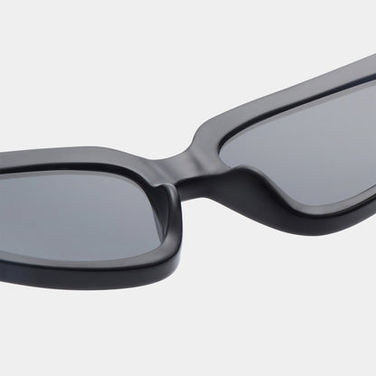 A.KJÆRBEDE ELLA Oval Cat-Eye Sunglasses l Black