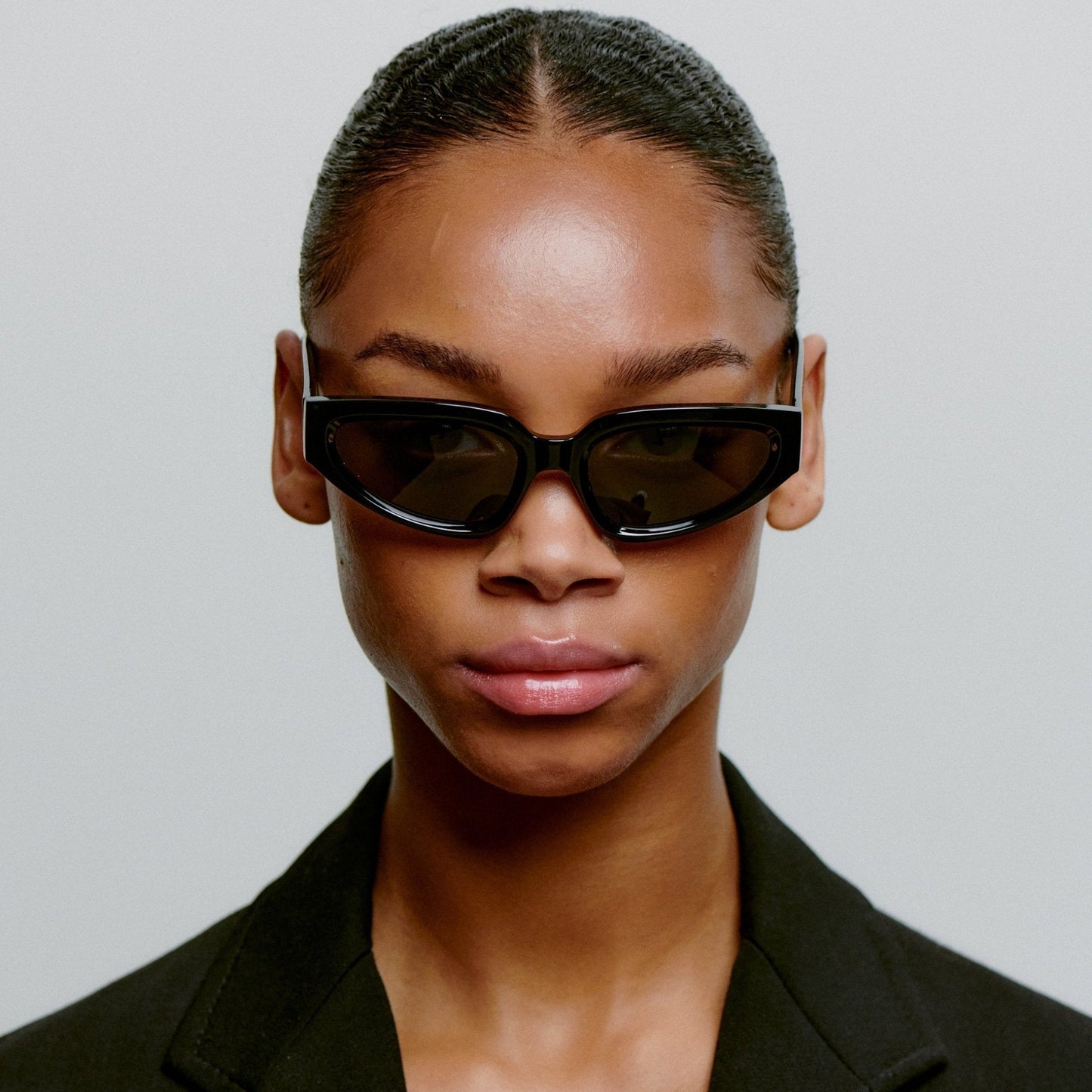 A.KJÆRBEDE ELLA Oval Cat-Eye Sunglasses l Black