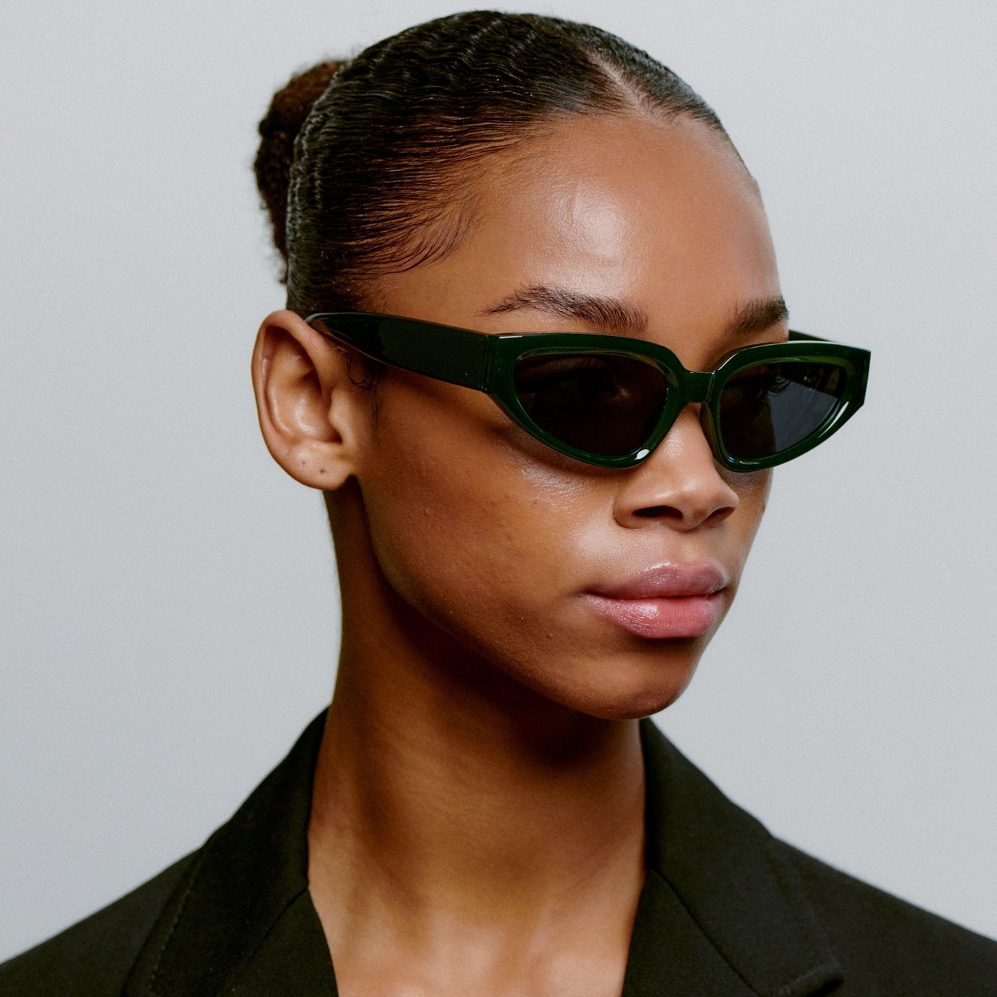 A.KJÆRBEDE ELLA Oval Cat-Eye Sunglasses l Dark Green