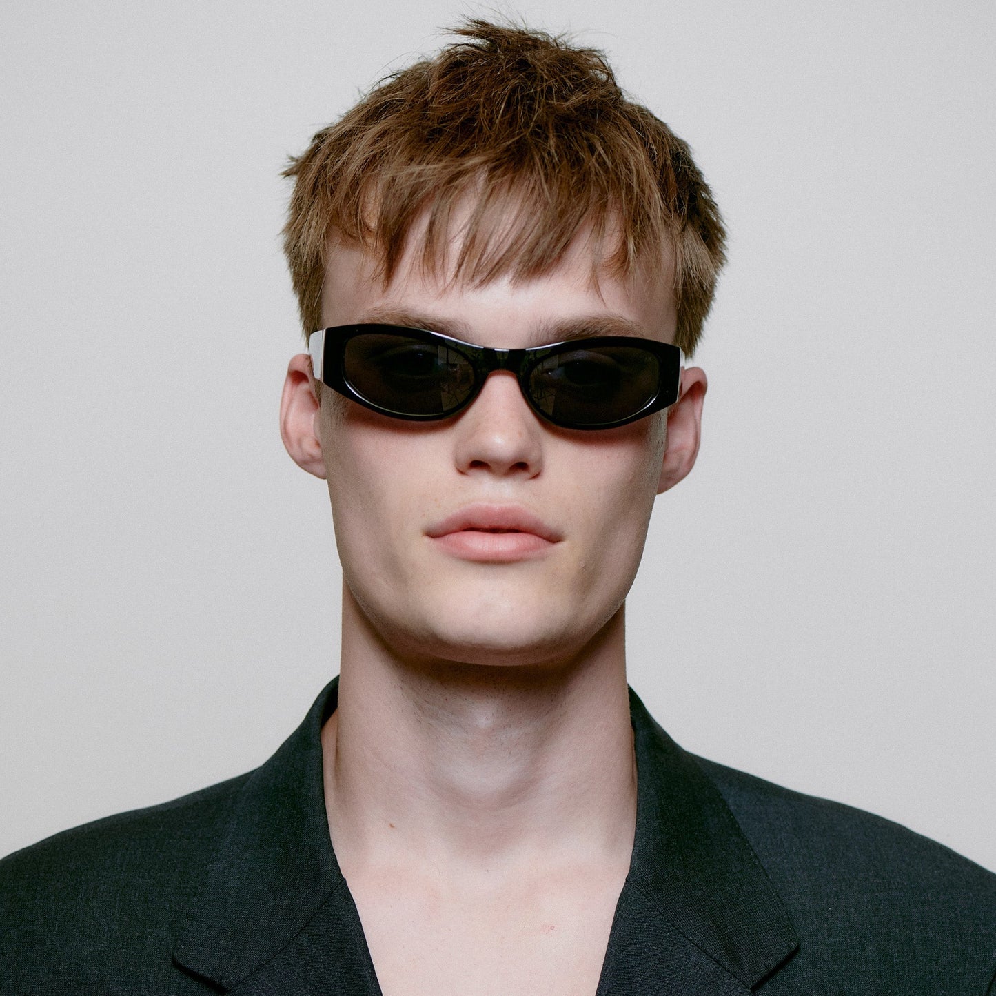 A.KJÆRBEDE GUST Sporty Cat-Eye Sunglasses l Black