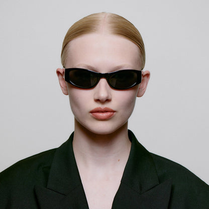 A.KJÆRBEDE GUST Sporty Cat-Eye Sunglasses l Black