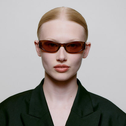 A.KJÆRBEDE GUST Sporty Cat-Eye Sunglasses l Smoke Transparent