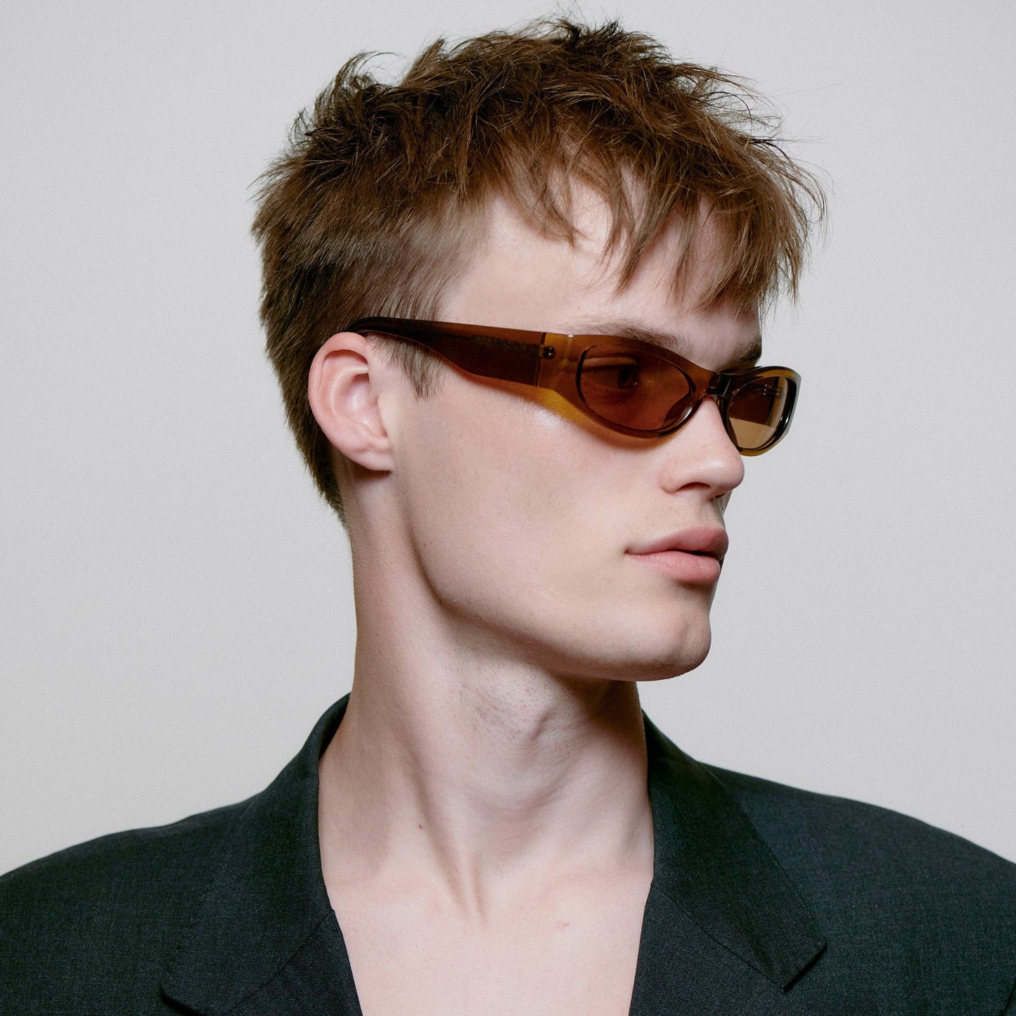 A.KJÆRBEDE GUST Sporty Cat-Eye Sunglasses l Smoke Transparent