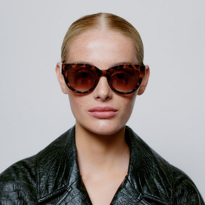 A.KJÆRBEDE LILLY Sunglasses l Havana